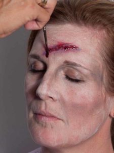 Monster für Halloween schminken - Filmblut 2 Monster für Halloween schminken - Filmblut 2