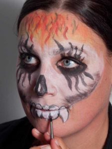 Zombie für Halloween schminken - Zähne 2 Zombie für Halloween schminken - Zähne 2