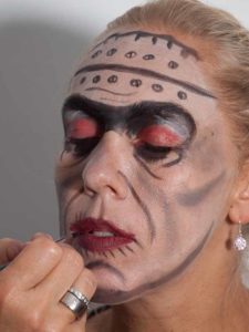 Frankenstein für Halloween schminken - Mund 1 Frankenstein für Halloween schminken - Mund 1