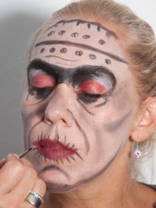 Frankenstein für Halloween schminken - Mund 2 Frankenstein für Halloween schminken - Mund 2