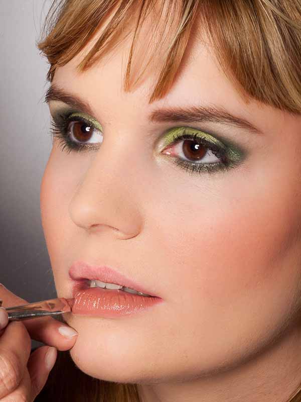 Grüner Lidschatten Look für alle Gelegenheiten - Lippen 1 Grüner Lidschatten Look für alle Gelegenheiten - Lippen 1