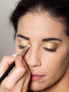 Golden Eyes Look für alle Gelegenheiten - dunklerer Lidschatten 2 Golden Eyes Look für alle Gelegenheiten - dunklerer Lidschatten 2