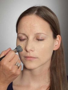 04 Pink Lady Make up Look - Foundation 2