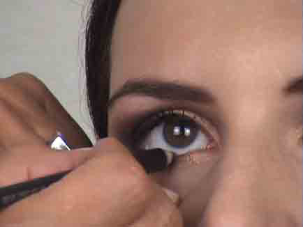 kajal-2 kajal 2 Goldeneye Schminkanleitung