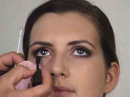 wimpern-tuschen-3 wimpern tuschen 3 Goldeneye Schminkanleitung
