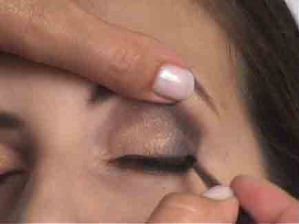 wimpernrand-betonen-3 wimpernrand betonen 3 Goldeneye Schminkanleitung