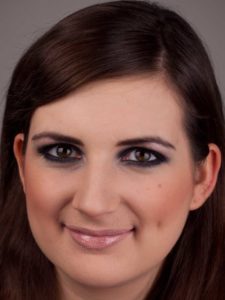 Smokey Eyes Variante 4. Smokey Eyes 1 225x300 Smokey Eyes Variante Schminkanleitung