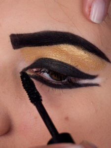 Kleopatra - Wimperntuschen-2 9 Wimperntuschen 2 225x300 Kleopatra Schminkanleitung