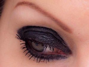 Smokey Eyes für jeden Anlass - Kajalstrich
