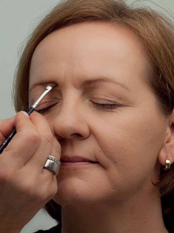 05 Augenbrauen 1 Business Look   Schminkanleitung