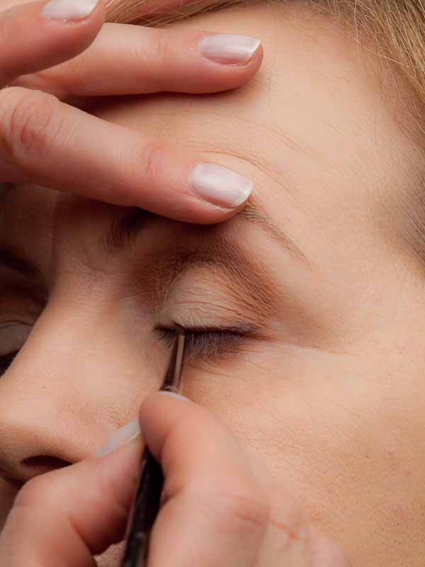 15 Lidstrich Wimpernrand 2 Business Look   Schminkanleitung