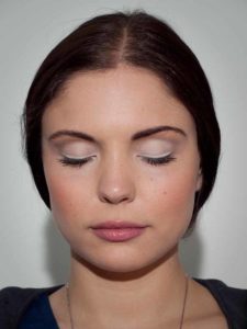 Weißer Lidstrich 02 Weißer Lidstrich 225x300 Sommer Make up mit weißem Lidstrich