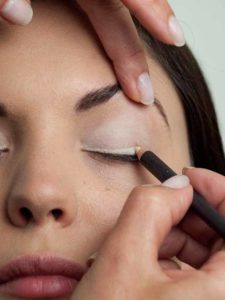 Weißer Kajalstrich 2 13 Weißer Kajalstrich 2 225x300 Sommer Make up Schminkanleitung