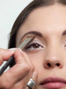 Brauenbogen 1 17 Brauenbogen 1 225x300 Sommer Make up Schminkanleitung