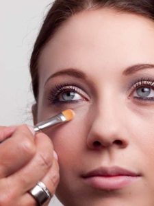 Concealer 1 26 Concealer 1 225x300 Magic Kajal Look Schminkanleitung
