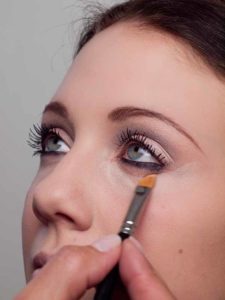 Concealer 3 28 Concealer 3 225x300 Magic Kajal Look Schminkanleitung