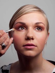 Concealer 2 30 Concealer 2 225x300 Beach Sommer Make up Schminkanleitung