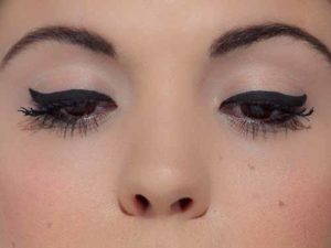 Augen richtig schminken – nur Lidstriche 04 Augen richtig schminken – nur Lidstriche 300x225 Augen richtig schminken