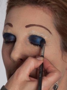 Katzenberger - schminken und Kostüm für Karneval selber machen - Augen Make up 2 09 Katzenberger schminken und Kostüm für Karneval selber machen Augen Make up 2 225x300 Daniela Katzenberger Kostüm – für Karneval schminken und verkleiden Schminkanleitung