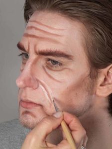 11 Alter Mann – Schminken und Kostüm für Karneval selber machen Falten betonen 1 225x300 Alter Mann – Schminken und Kostüm für Karneval selber machen   Schminkanleitung