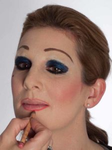 Katzenberger - schminken und Kostüm für Karneval selber machen - Lippen 1 16 Katzenberger schminken und Kostüm für Karneval selber machen Lippen 1 225x300 Daniela Katzenberger Kostüm – für Karneval schminken und verkleiden Schminkanleitung
