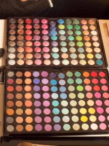 09 Katy Perry Make up Look schminken Farbauswahl 2 225x300 Katy Perry Make up Look Schminkanleitung