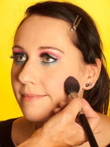 25 Katy Perry Make up Look schminken Rouge 225x300 Katy Perry Make up Look Schminkanleitung