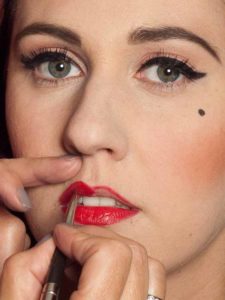 Lippenstift 225x300 Lippenstift und Lipgloss