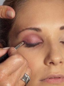 Sylvie van der Vaart Make up Wimpernrand 3 15 Sylvie van der Vaart Make up Wimpernrand 3 225x300 Sylvie van der Vaart Make up Schminkanleitung