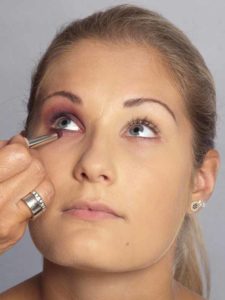 Sylvie van der Vaart Make up - Unterer Wimpernrnand 2 17 Sylvie van der Vaart Make up Unterer Wimpernnrand 2 225x300 Sylvie van der Vaart Make up Schminkanleitung