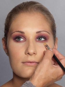Sylvie van der Vaart Make up - Concealer 2 22 Sylvie van der Vaart Make up Concealer 2 225x300 Sylvie van der Vaart Make up Schminkanleitung