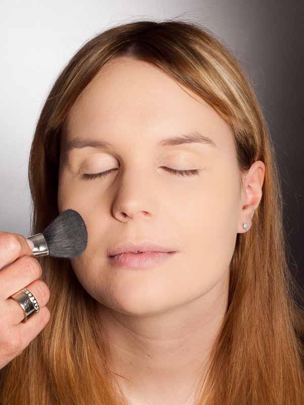 Grüner Lidschatten Look für alle Gelegenheiten - Puder 003 Grüner Lidschatten Look für alle Gelegenheiten Puder Grüner Lidschatten Look Schminkanleitung
