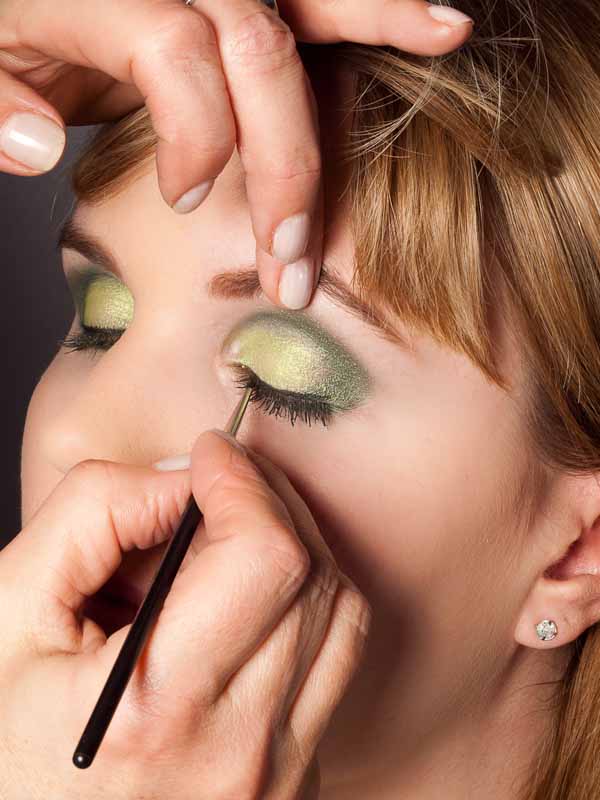 Grüner Lidschatten Look für alle Gelegenheiten - Wimpernrand 2 015 Grüner Lidschatten Look für alle Gelegenheiten Wimpernrand 2 Grüner Lidschatten Look Schminkanleitung