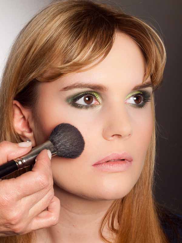 Grüner Lidschatten Look für alle Gelegenheiten - Rouge 2 025 Grüner Lidschatten Look für alle Gelegenheiten Rouge 2 Grüner Lidschatten Look Schminkanleitung