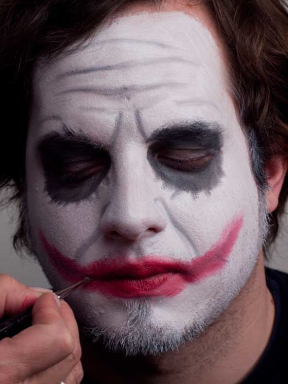 Joker schminken » Schminkanleitung & Kostüm selber machen