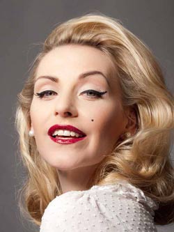 Marilyn Monroe Look mit Eyeliner