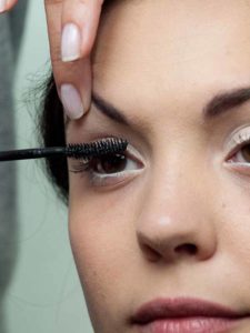 Sommer Make up Wimpern tuschen 1