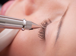 Permanent Make up Wimpernrand verdichten