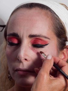 Vampir Lady Schminken 4 Schminkanleitungen Kostume Vampir Lady Schminken 4 Schminkanleitungen Kostume