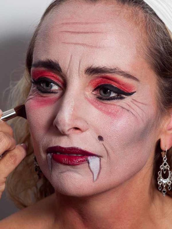 Stilvolle Vampir Schminke Frau Bild