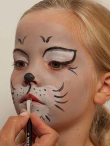 Kinderschminken Katze - Lippen schminken 1