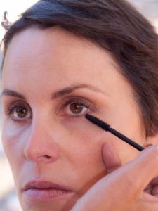 Wimpern tuschen 2 Wimpern tuschen 2
