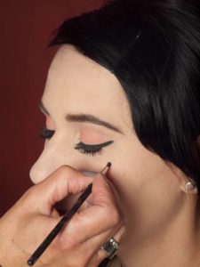 Dita von Teese - Make up Look schminken - Schönheitsfleck