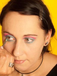 Katy Perry Make up Look schminken - Lidschatten unteres Augenlid