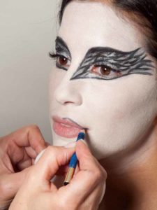 Black Swan Look & Kostüm - Lippen vorzeichnen 1 Black Swan Look & Kostüm - Lippen vorzeichnen 1