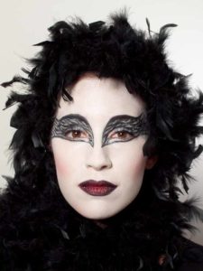 Black Swan Look & Kostüm - federn im Haar 1