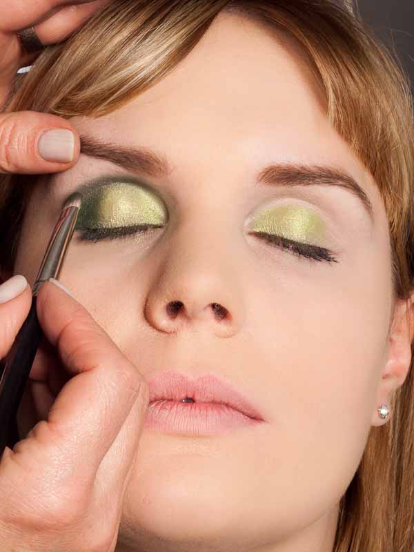 Gruner Lidschatten Look Anleitung Tipps