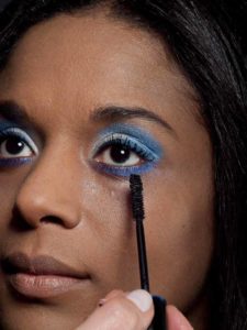 Motsi Mabuse Make up Look - Wimpern tuschen 2