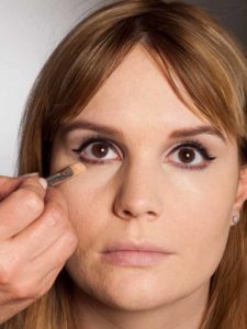 Glamouröser Lidstrich für den Abiball - Concealer 2 Glamouröser Lidstrich für den Abiball - Concealer 2
