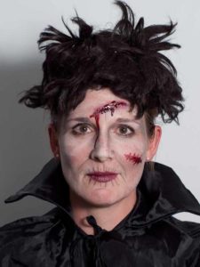 Halloween aktuelle Trends Zombie mit Stirnwunde Halloween aktuelle Trends Zombie mit Stirnwunde